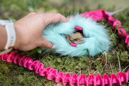 Doggie-Zen Belønningslomme med knitring og langt tau Medium